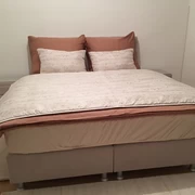 Elegante 2-Zimmer-Wohnung mit Balkon & Stil Bild 1