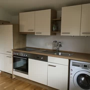 Elegante 2-Zimmer-Wohnung mit Balkon & Stil Bild 2